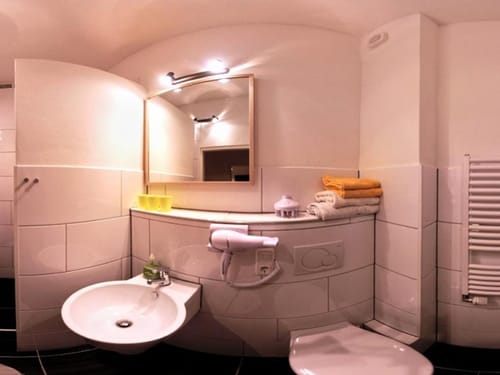 Großes Badezimmer
