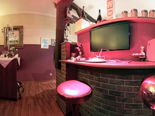 Hotelbar in pink