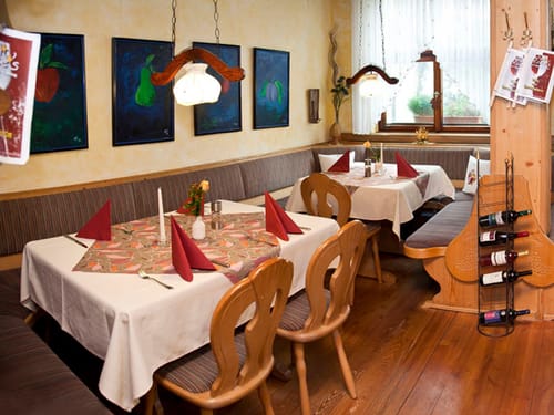 gedeckte Tische im Restauant