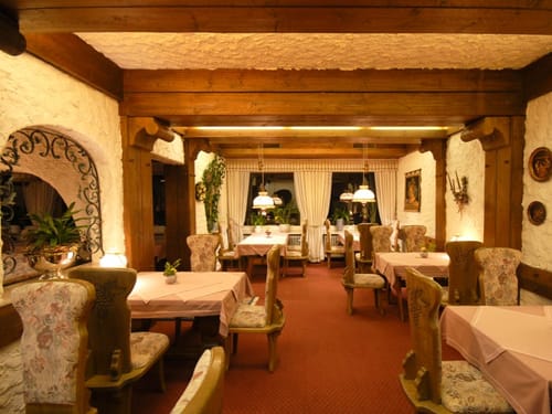 dezent eingerichtetes Restaurant