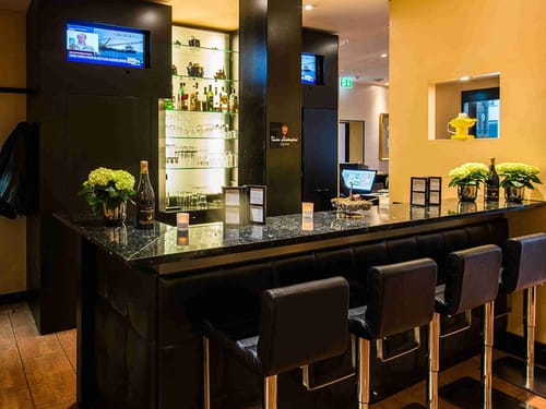 Hotelbar am Abend