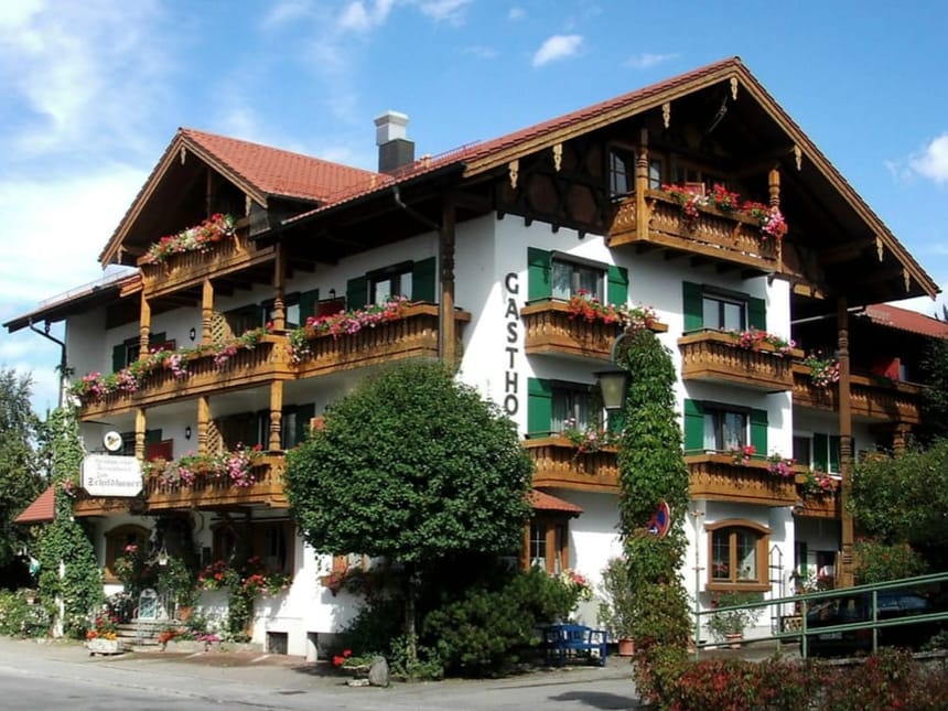 Ansicht Hotel bei Tag