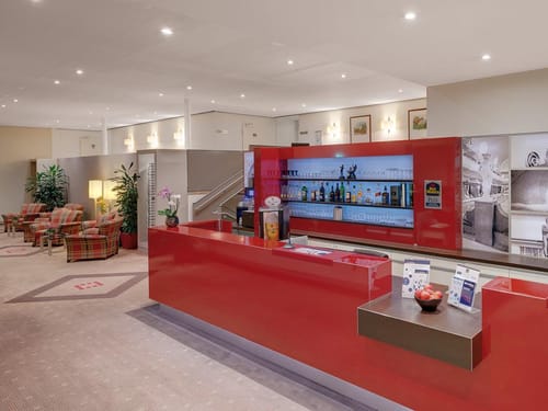 Eingangshalle und Lobby mit Rezeption