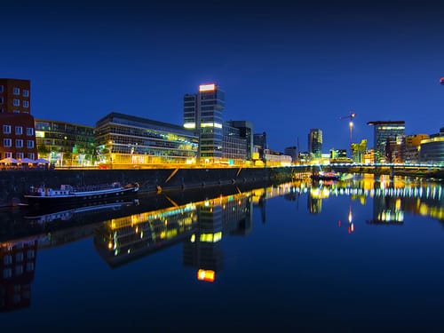 Düsseldorf am Abend