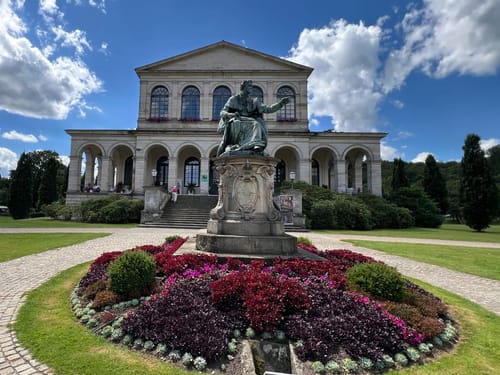 Staatsbad mit einem angelegten Park