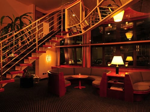Lobby-01