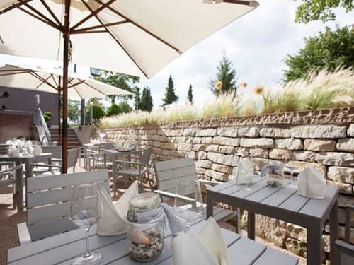 Terrasse mit Sitzmöglichkeiten