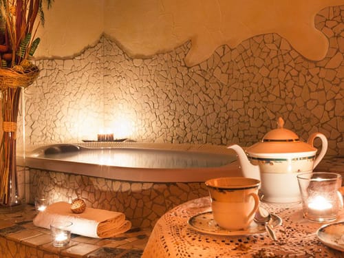 Jacuzzi im Wellnessbereich