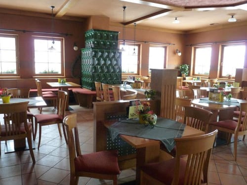 Restaurant-02