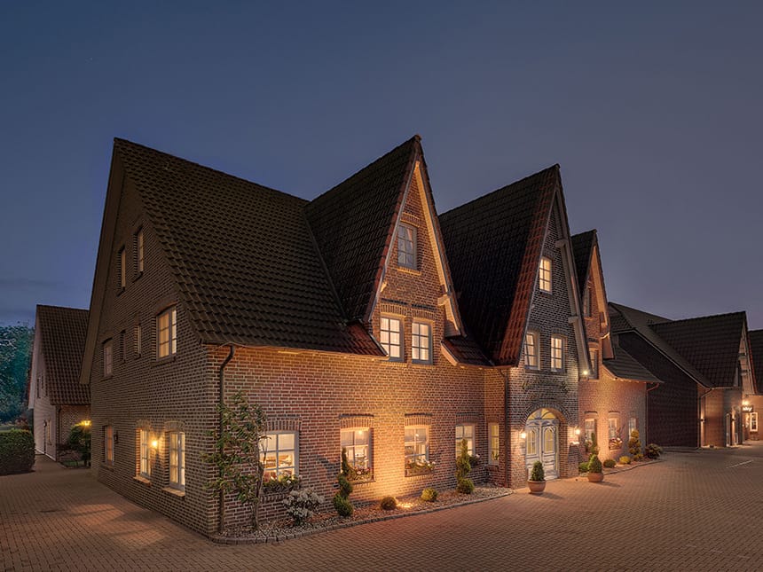 Aussenansicht am Abend Romantik Hof Greetsiel