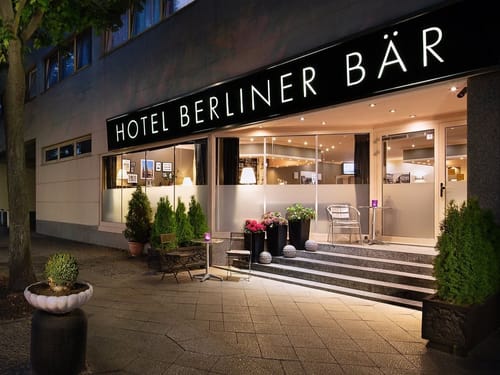 Treppenaufgang Hotel am Abend