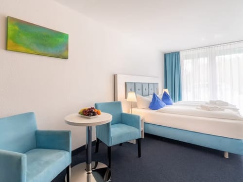 Helles Apartment mit einer Sitzecke