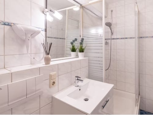 Helles,kleines Badezimmer