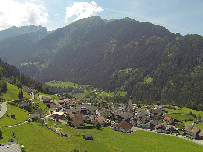 Bergwelt aus der Luft