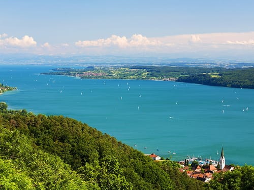 Bodensee und Festland bei Sonnschein