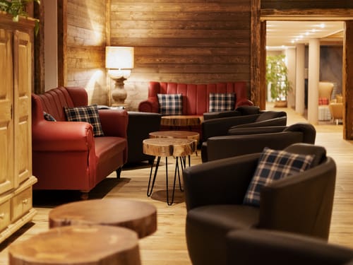 Bar mit Sitzmöglichkeiten