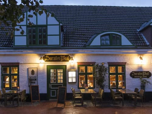 Ansicht des Hotelrestauant am Abend