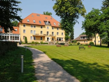 Ansicht Garten und Haupthaus