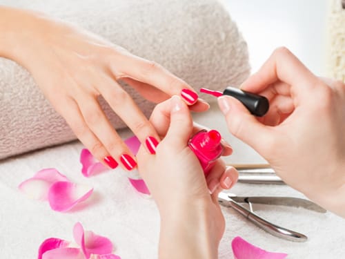 Beautybereich mit Manikürebehandlung