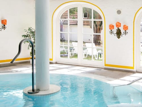 Indoor-Pool im Hotel Mühl Vital Resort
