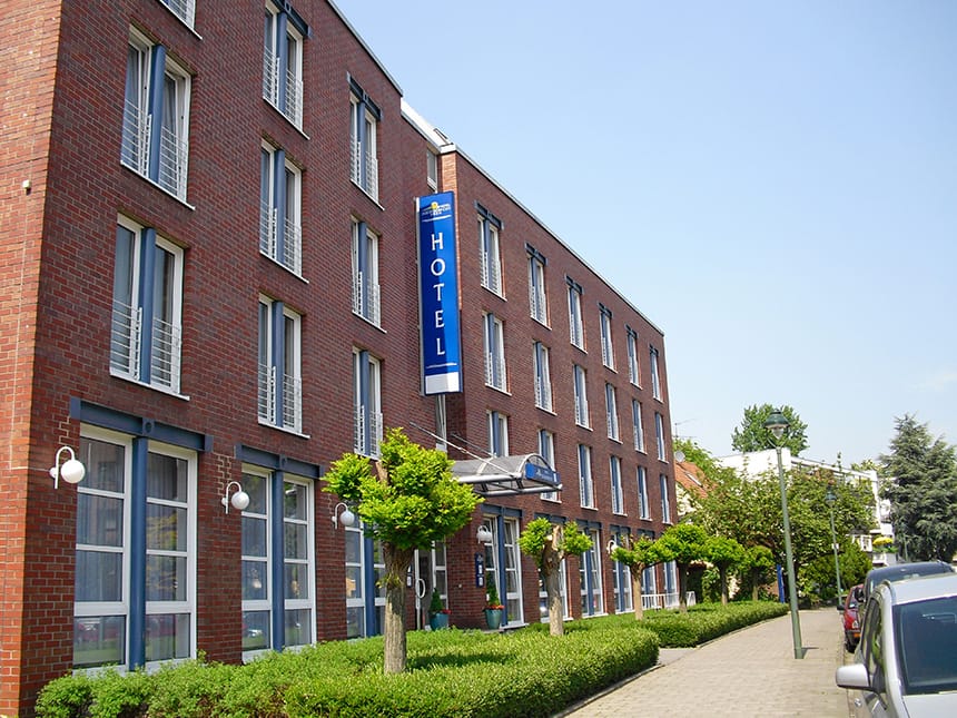 Aussenansicht bei Sonnenschein