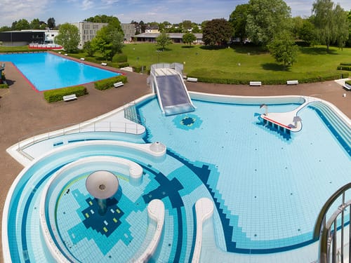Aussenpool im Garten
