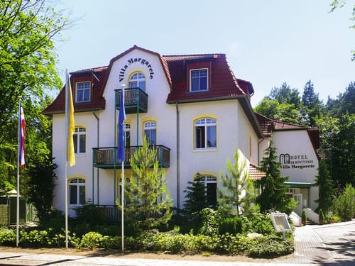 Aussenansicht bei Sonnenschein