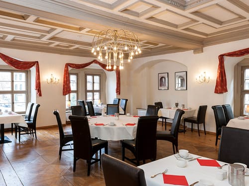 Restaurant-01