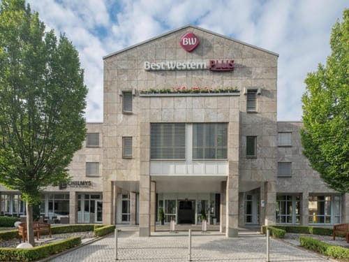 Ansicht Vorderseite des Hotels