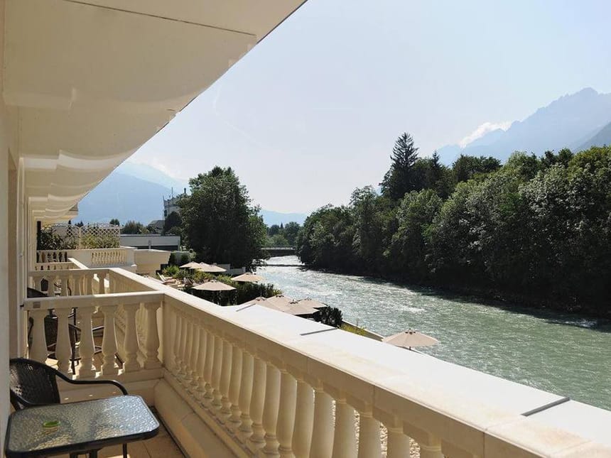 Blick auf das Wasser vom Hotelzimmer aus