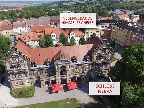 Luftaufnahme Hotel Himmelsscheibe und Schloss Nebra