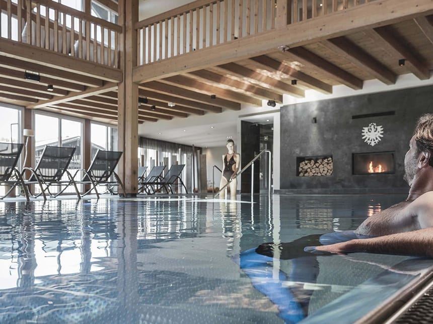 Poollandschaft im Wellnessbereich