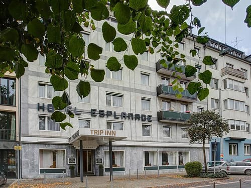 Aussenansicht von der Strasse