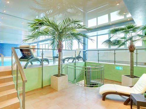 Relaxzone im Schwimmbad