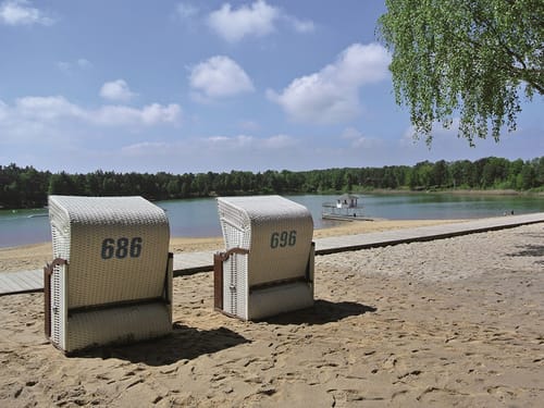Strandkörbe am Bernsteinsee