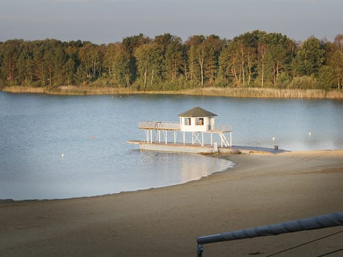 Bersteinsee mit kleinem Strand