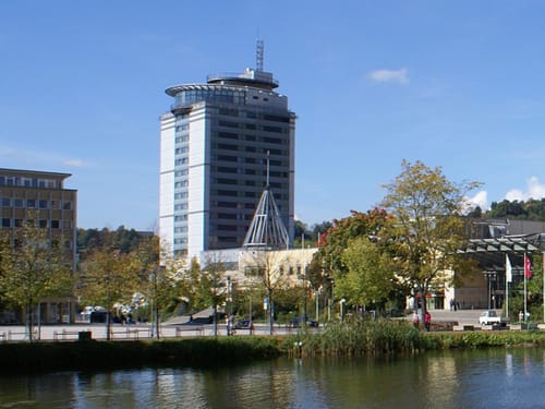 Ansicht Hotel bei Sonnenschein
