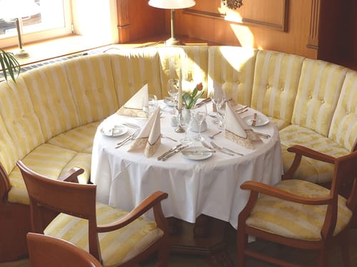 gemütliche Sitzgruppe im Restaurant