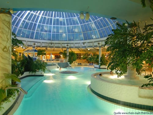 Poollandschaft in der Rhein-Main-Therme