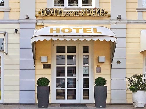 Hauseingang Hotel Zum Adler