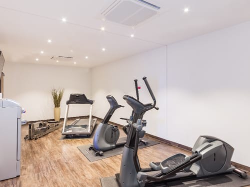 Fitnessraum des Park Inn by Radisson Neumarkt