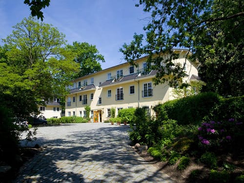 Aussenansicht bei Sonnenschein