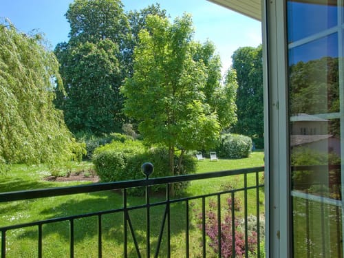 Blick vom Zimmer in den Garten
