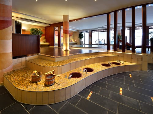 Whirlpool im Wellnessbereich