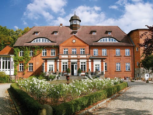 Aussenansicht bei Sonnschein