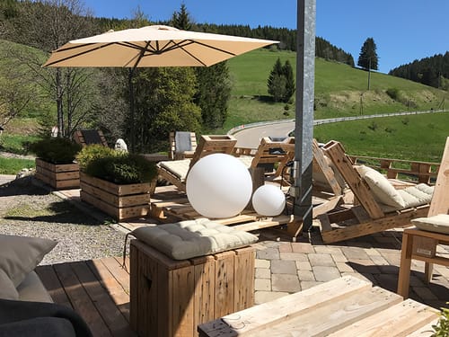 Hotel Terrasse bei Sonnenschein