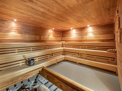 Wellnessbereich mit Finnischer Sauna
