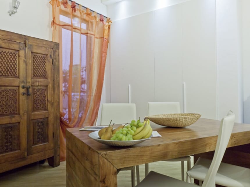 Obstteller auf dem Tisch