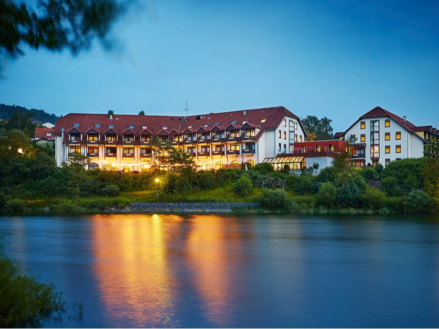 Aussenansicht des Goebels Seehotel am Diemelsee