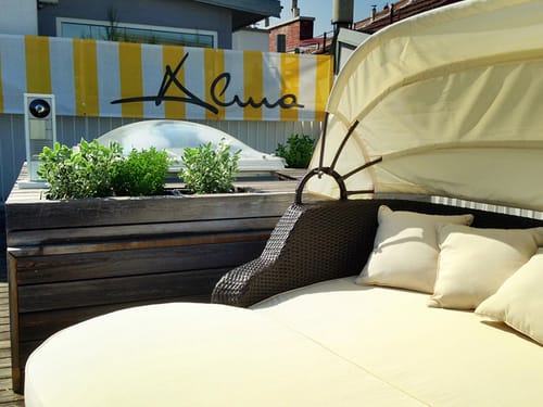 große Liege auf der Dachterrasse